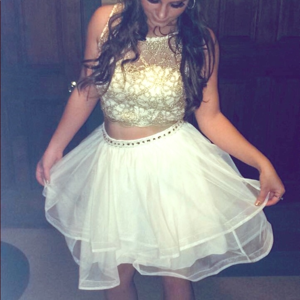 Dillard’s prom dress